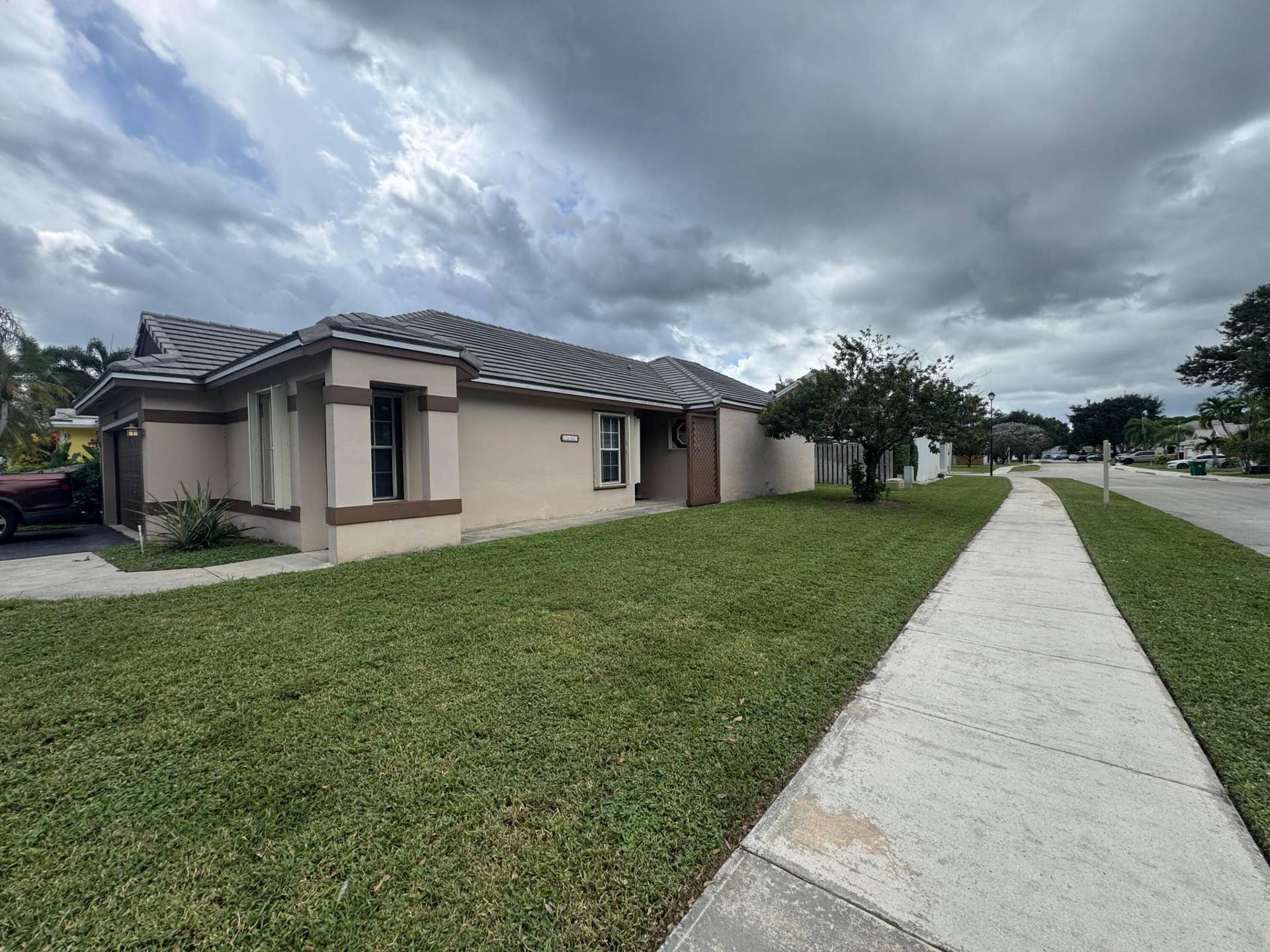 2643 Millwood Court, Davie, FL 33328 IMG_1940