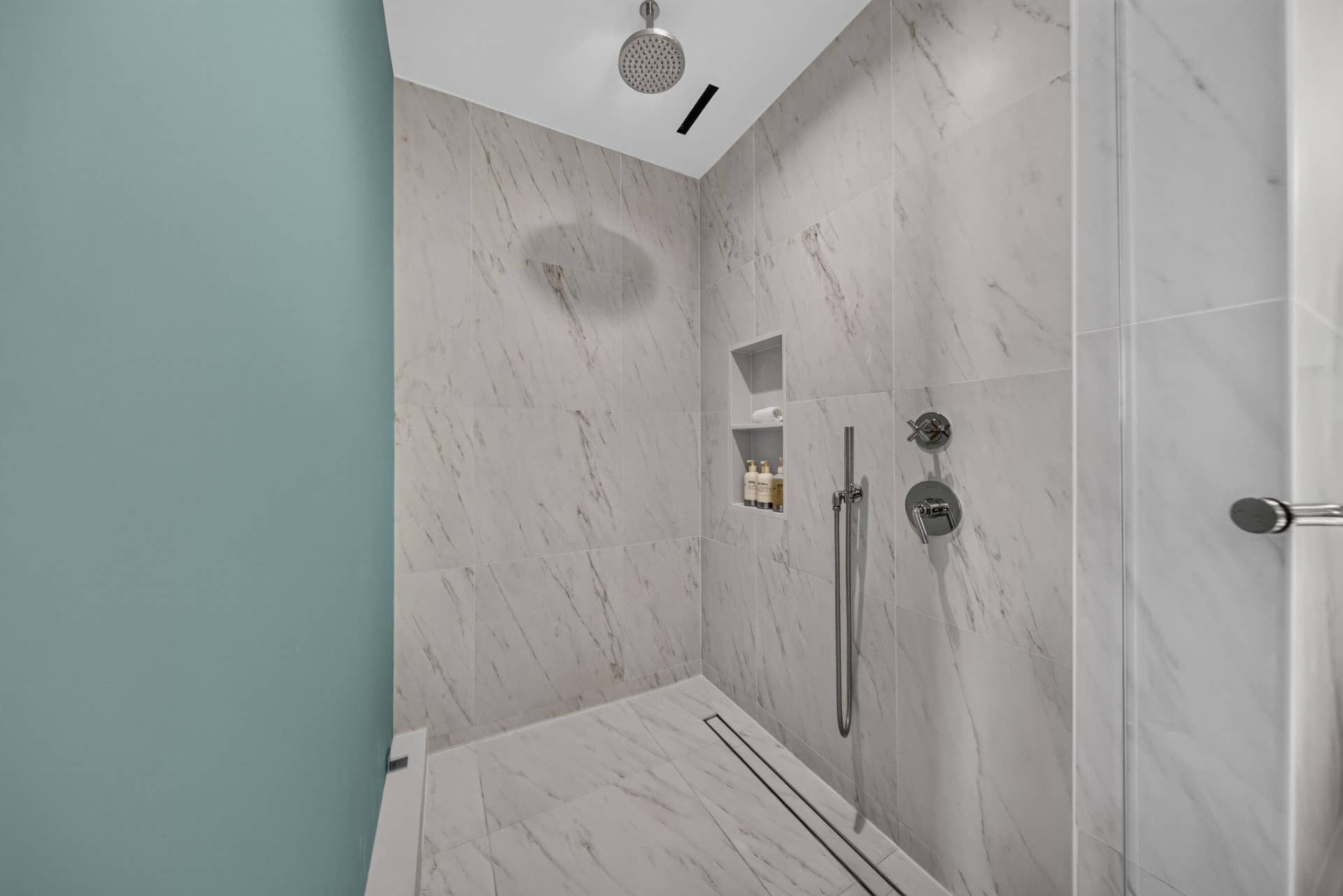 2nd King Guestsuite Bathroom