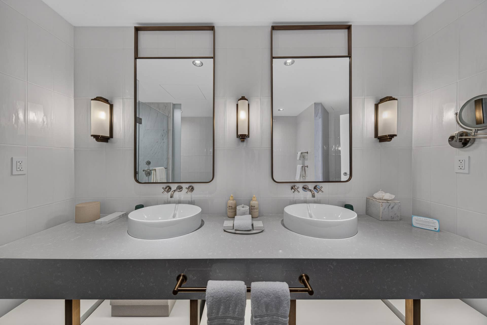 Primary King Suite En Suite Bathroom with Dual Sink, Soaking Tub, Separate Shower & Toilet Closet