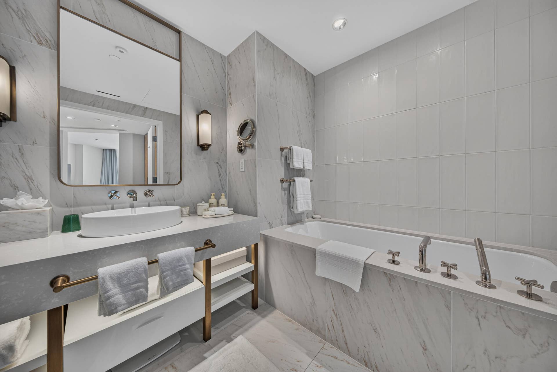 2nd King Guestsuite Bathroom
