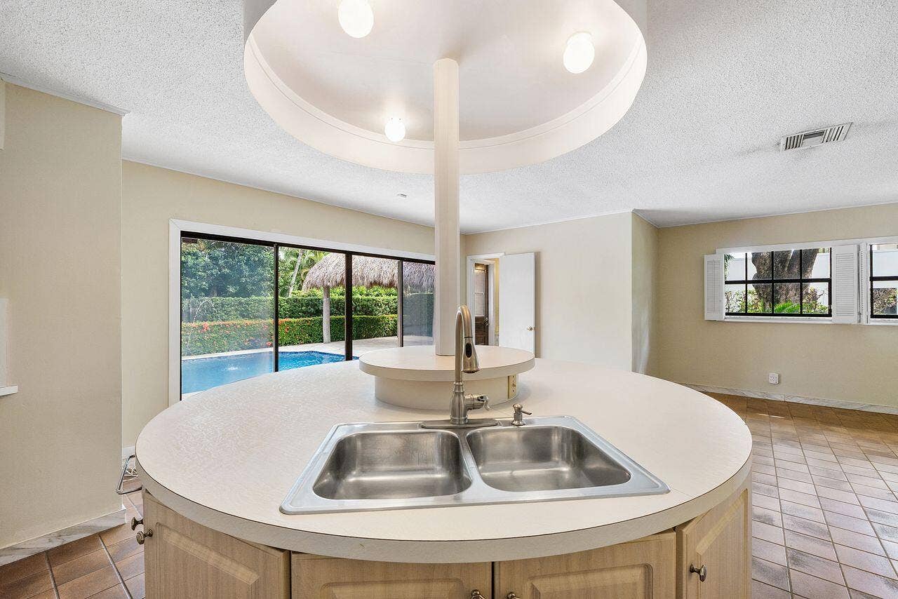 1350 W TERRA MAR Drive, Pompano Beach, FL 33062 Kitchen