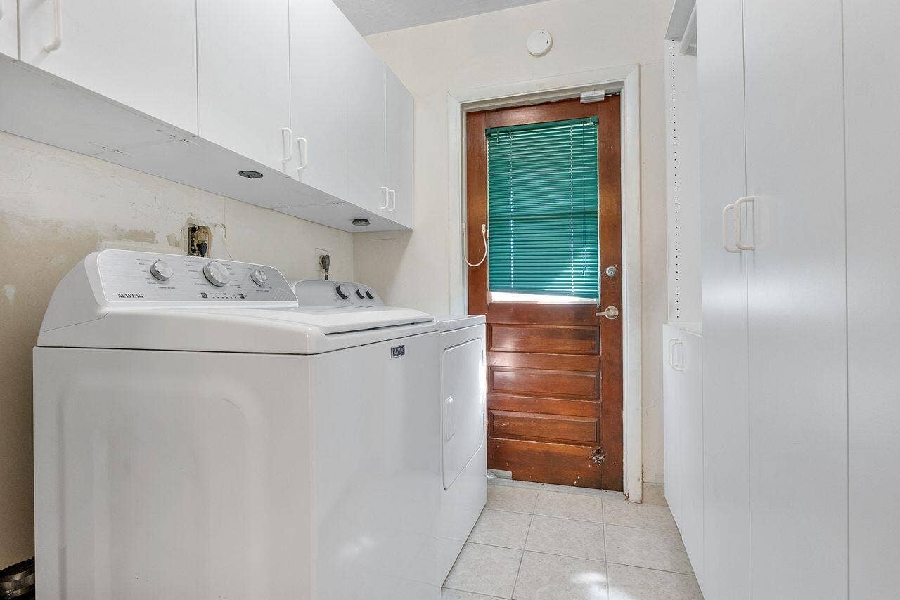 1350 W TERRA MAR Drive, Pompano Beach, FL 33062 Utility/Laundry room