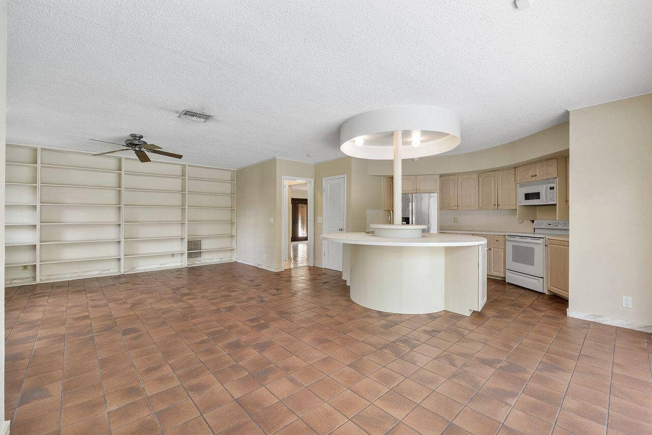 1350 W TERRA MAR Drive, Pompano Beach, FL 33062 Kitchen