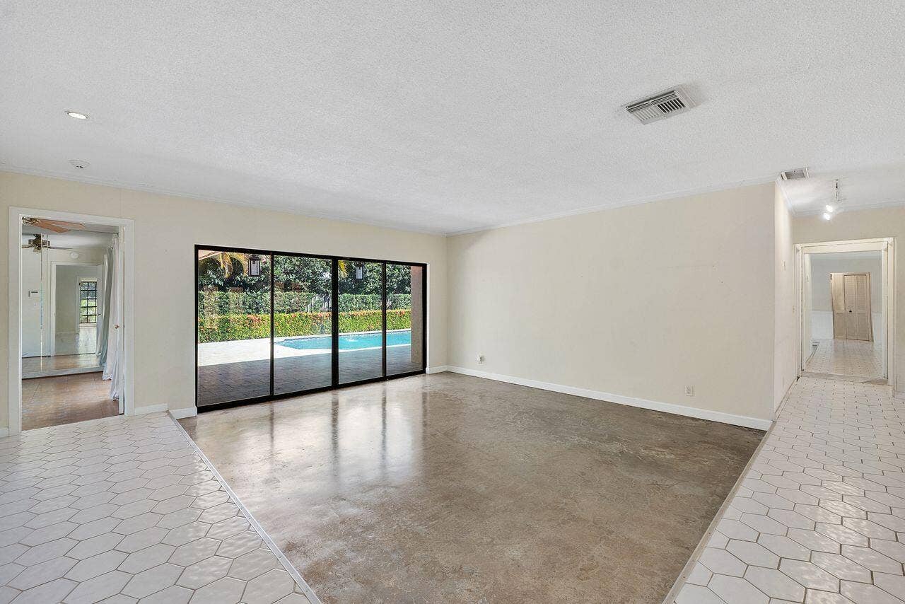 1350 W TERRA MAR Drive, Pompano Beach, FL 33062 Door to Main Bedroom off Living room