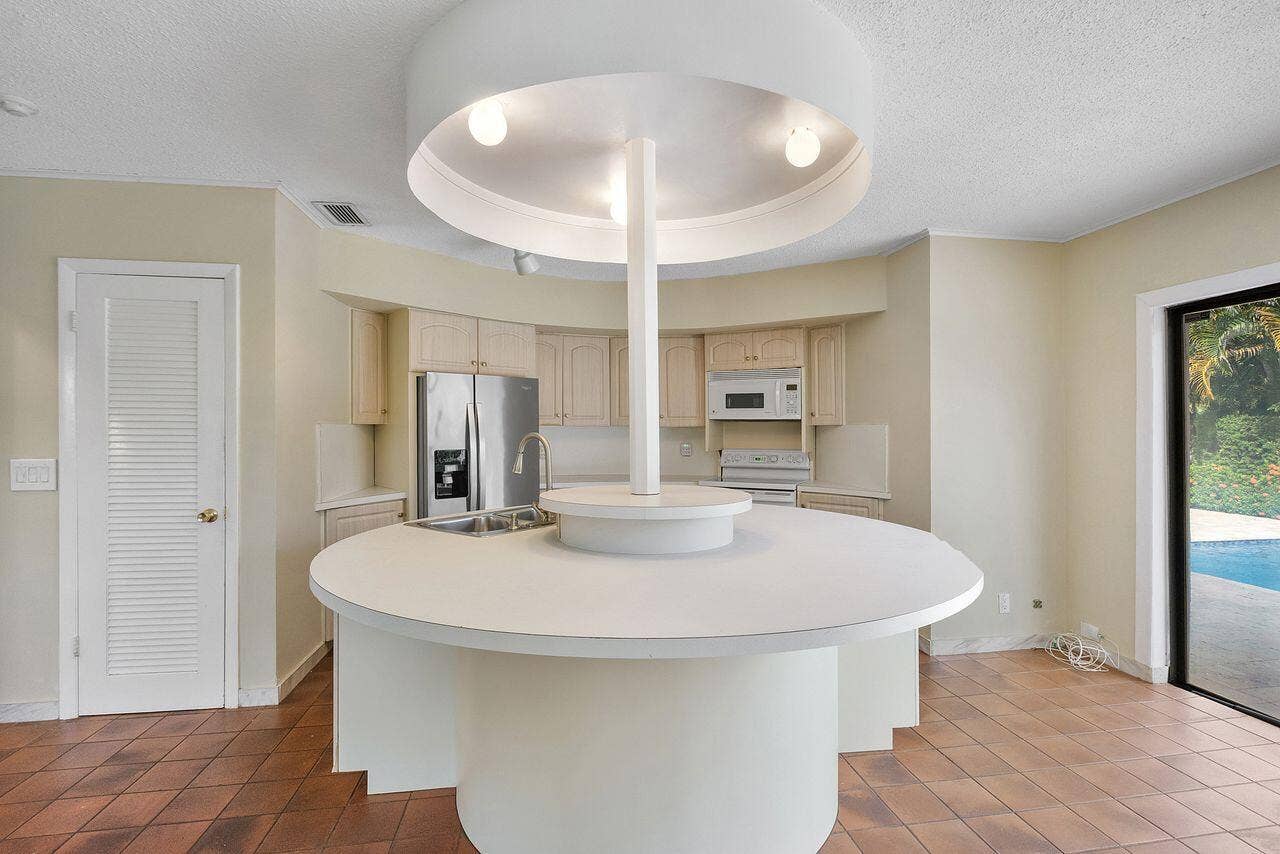 1350 W TERRA MAR Drive, Pompano Beach, FL 33062 Kitchen