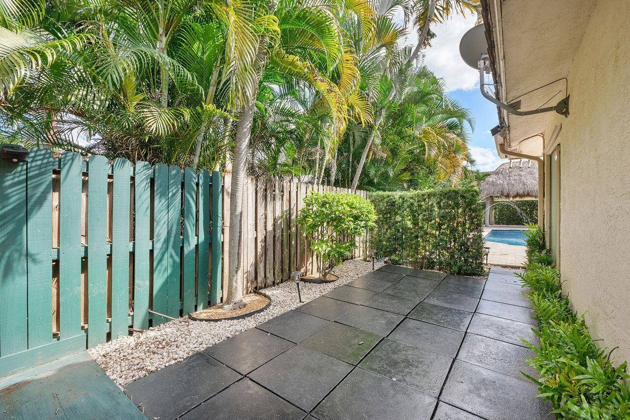 1350 W TERRA MAR Drive, Pompano Beach, FL 33062 East side