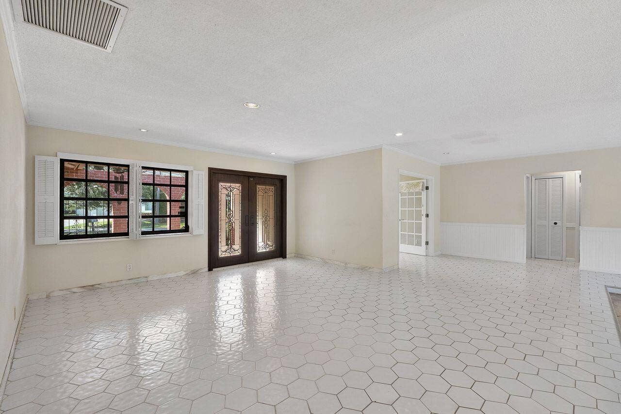 1350 W TERRA MAR Drive, Pompano Beach, FL 33062 Living room