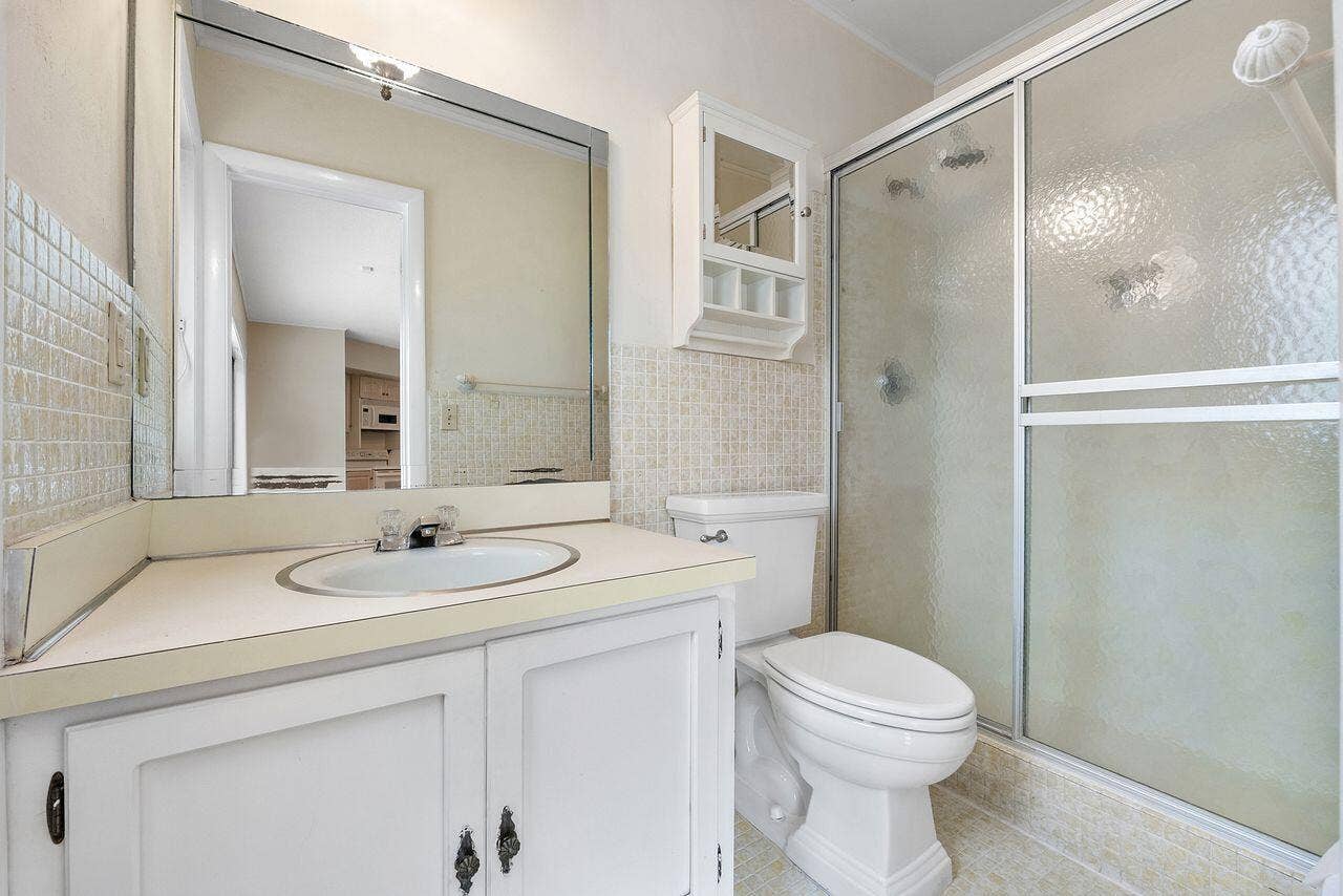 1350 W TERRA MAR Drive, Pompano Beach, FL 33062 Cabana Bath