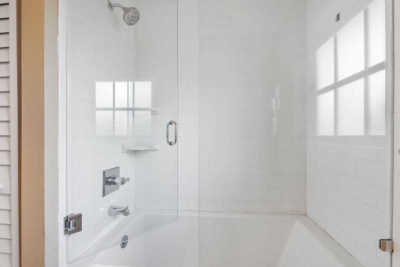 1350 W TERRA MAR Drive, Pompano Beach, FL 33062 Guest Bath