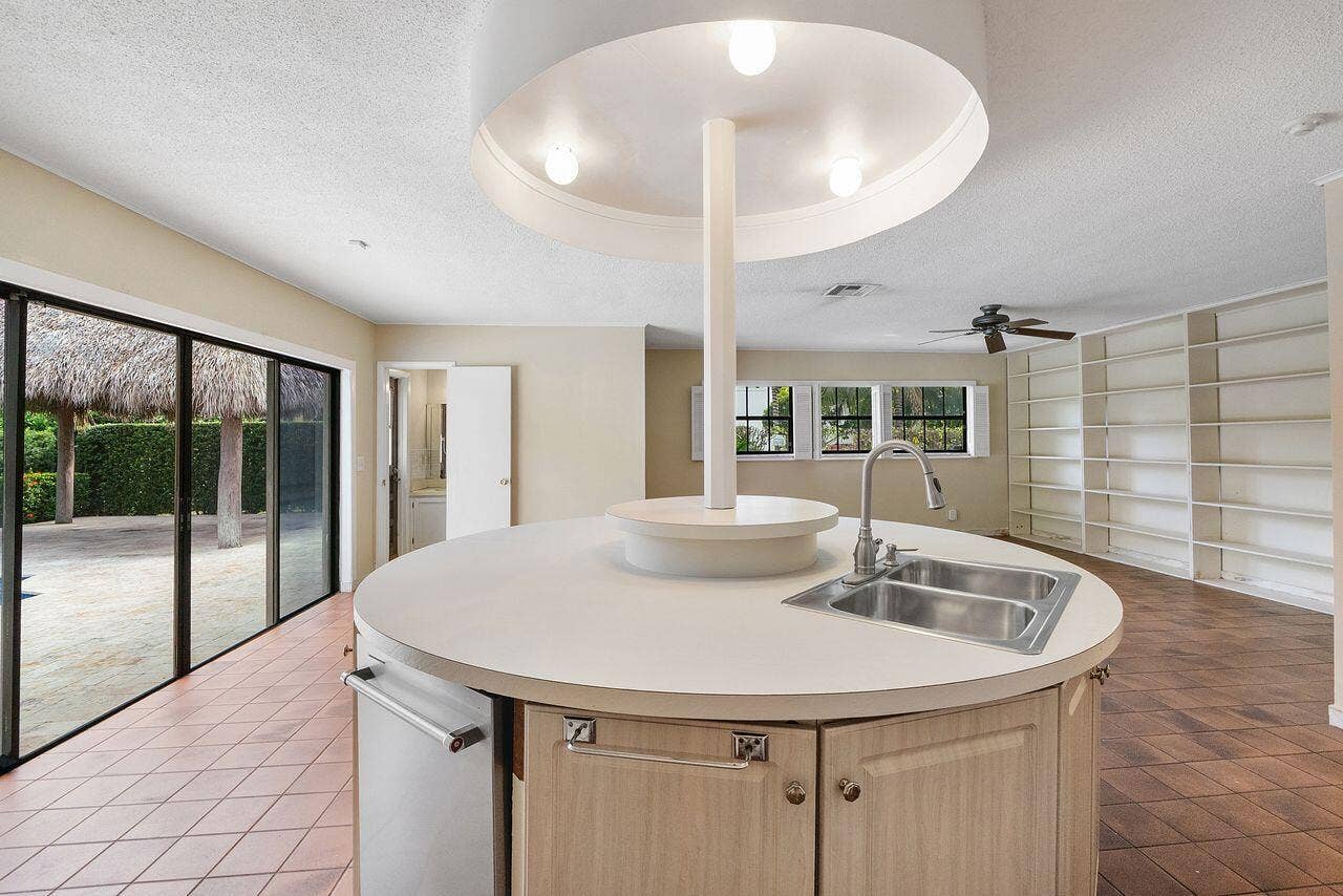 1350 W TERRA MAR Drive, Pompano Beach, FL 33062 Kitchen