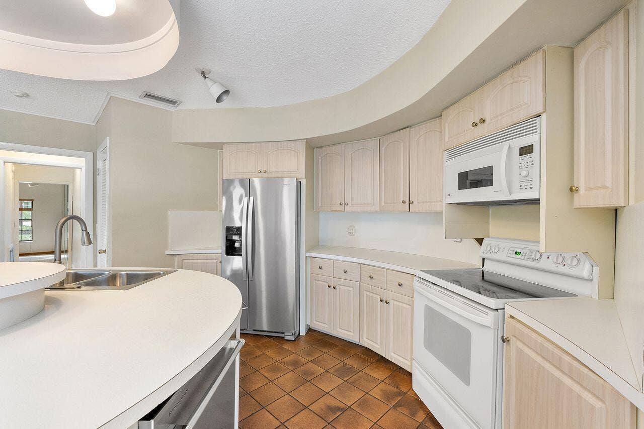 1350 W TERRA MAR Drive, Pompano Beach, FL 33062 Kitchen
