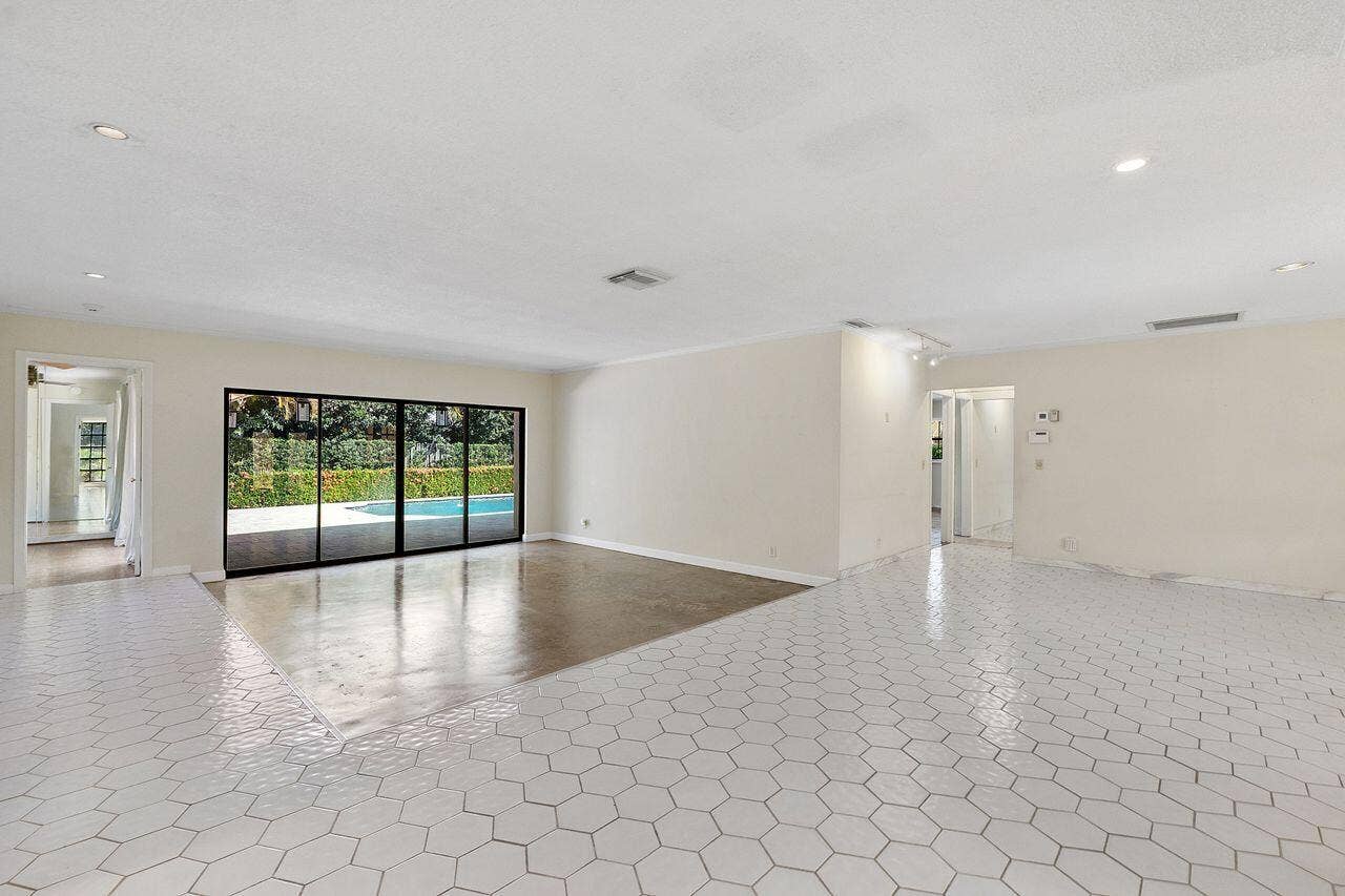 1350 W TERRA MAR Drive, Pompano Beach, FL 33062 Living room