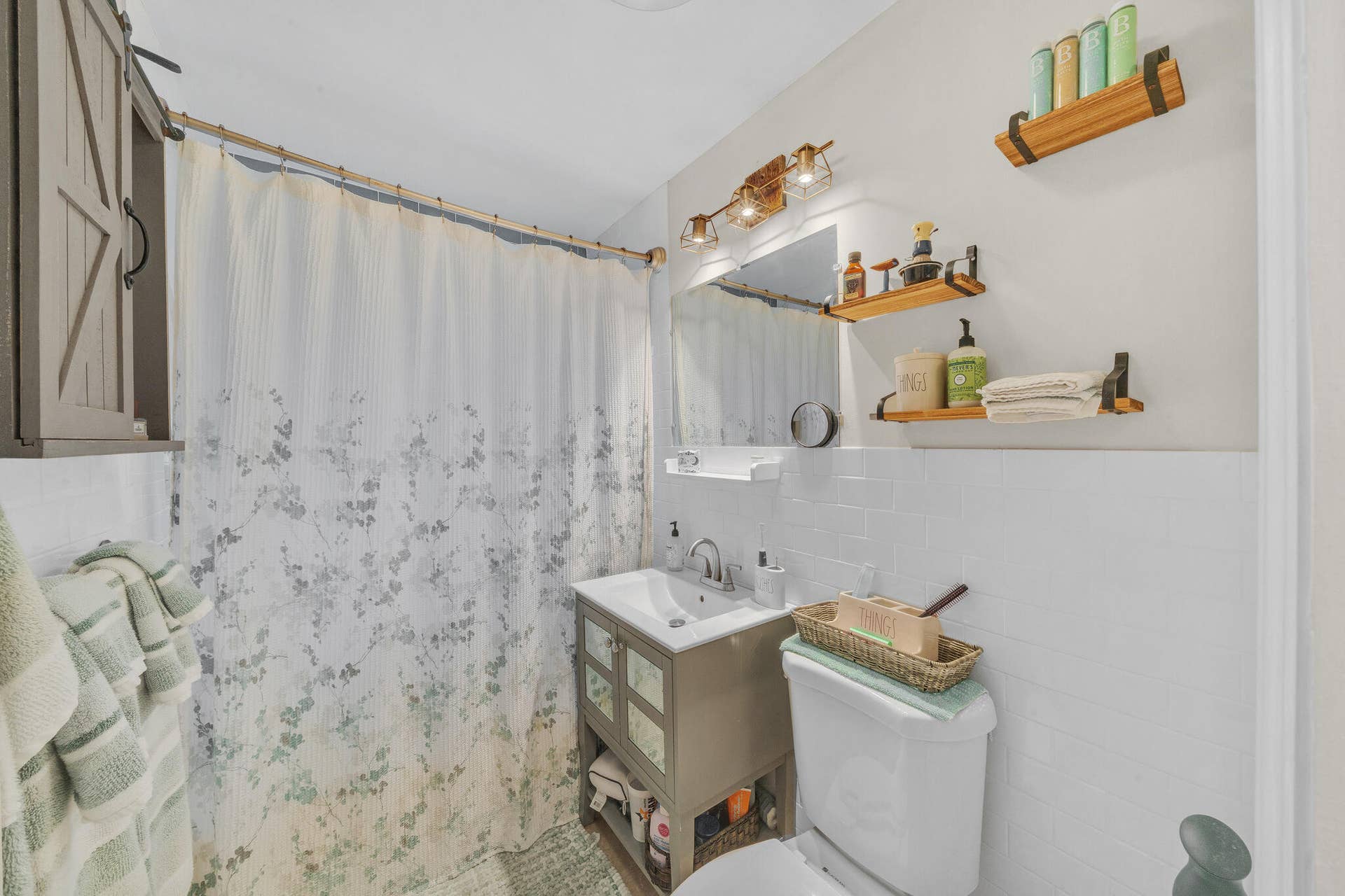 15 Guest Bathroom (2)