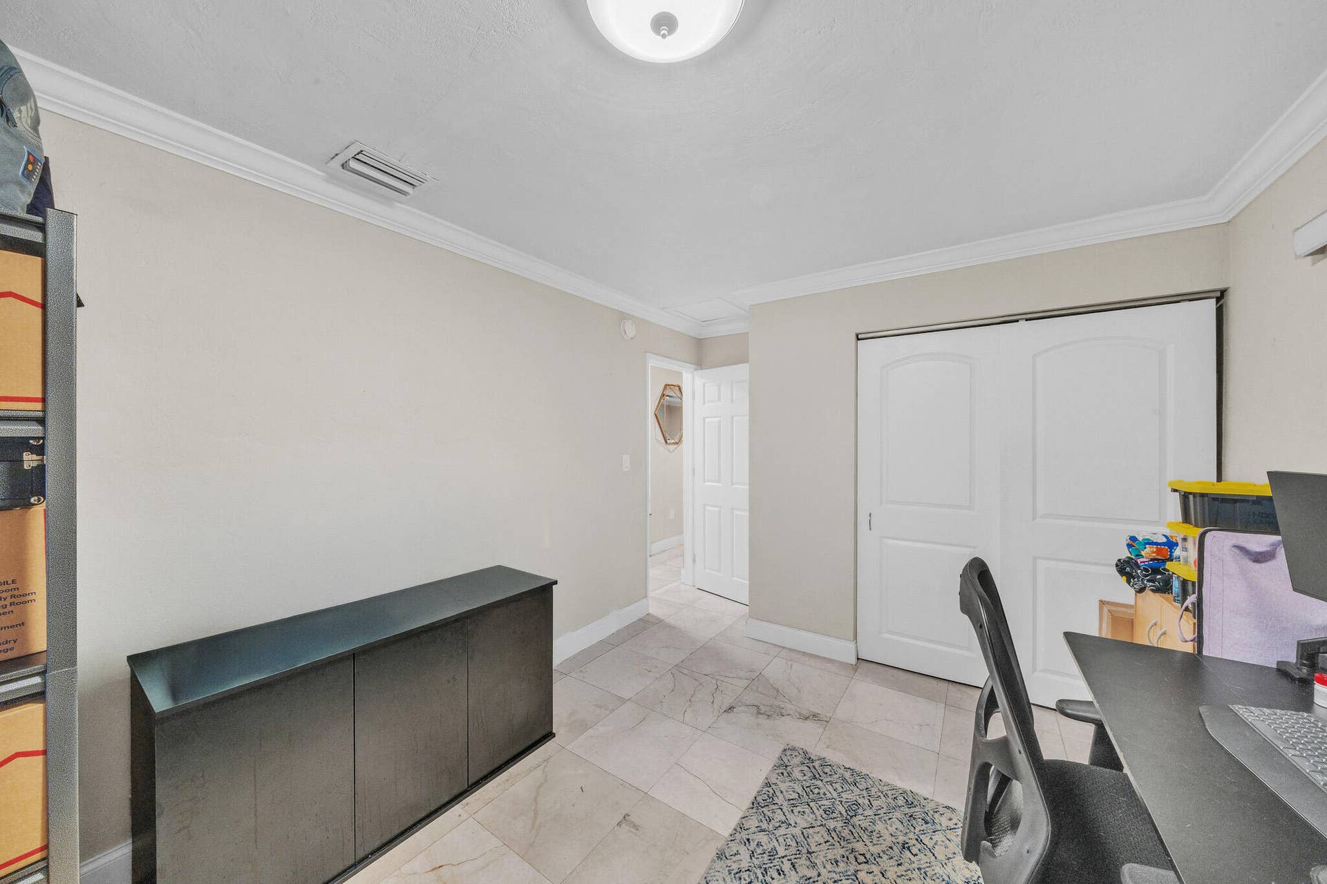 14 Guest Bedroom B (2)