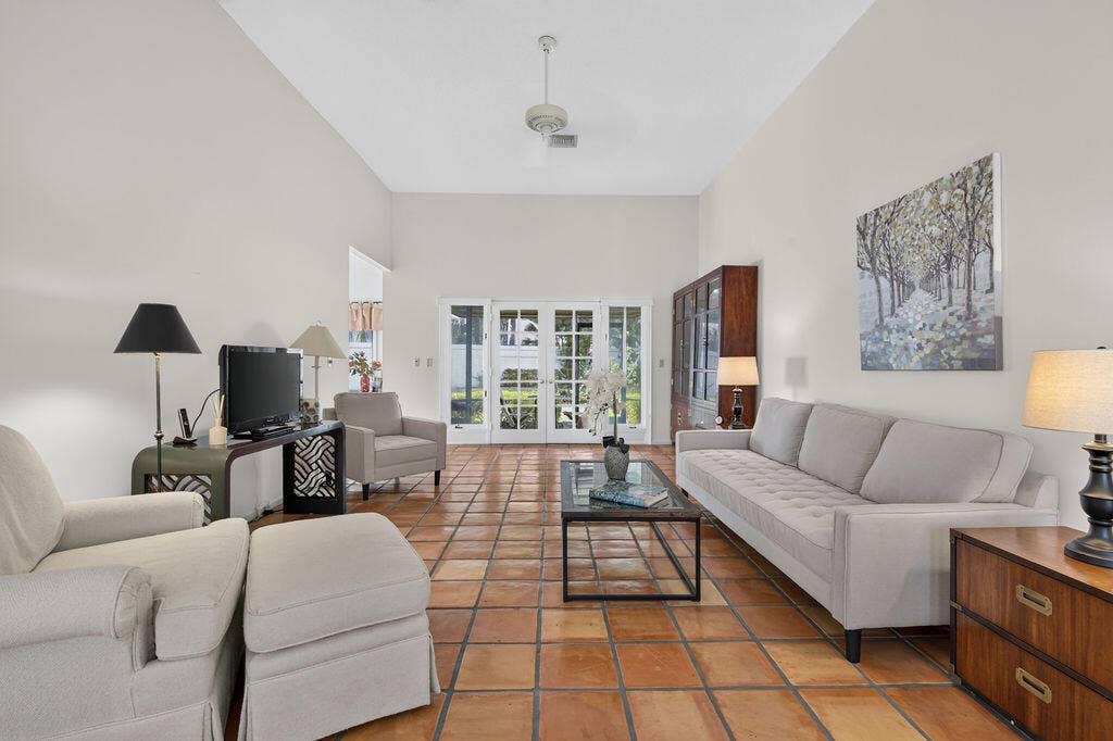 5361 SE Merion Way, Stuart, FL 34997 101926-252