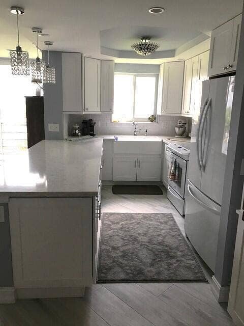 2731 NE 14TH ST Causeway NE, #701, Pompano Beach, FL 33062 Updated Kitchen