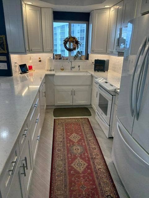 2731 NE 14TH ST Causeway NE, #701, Pompano Beach, FL 33062 Kitchen