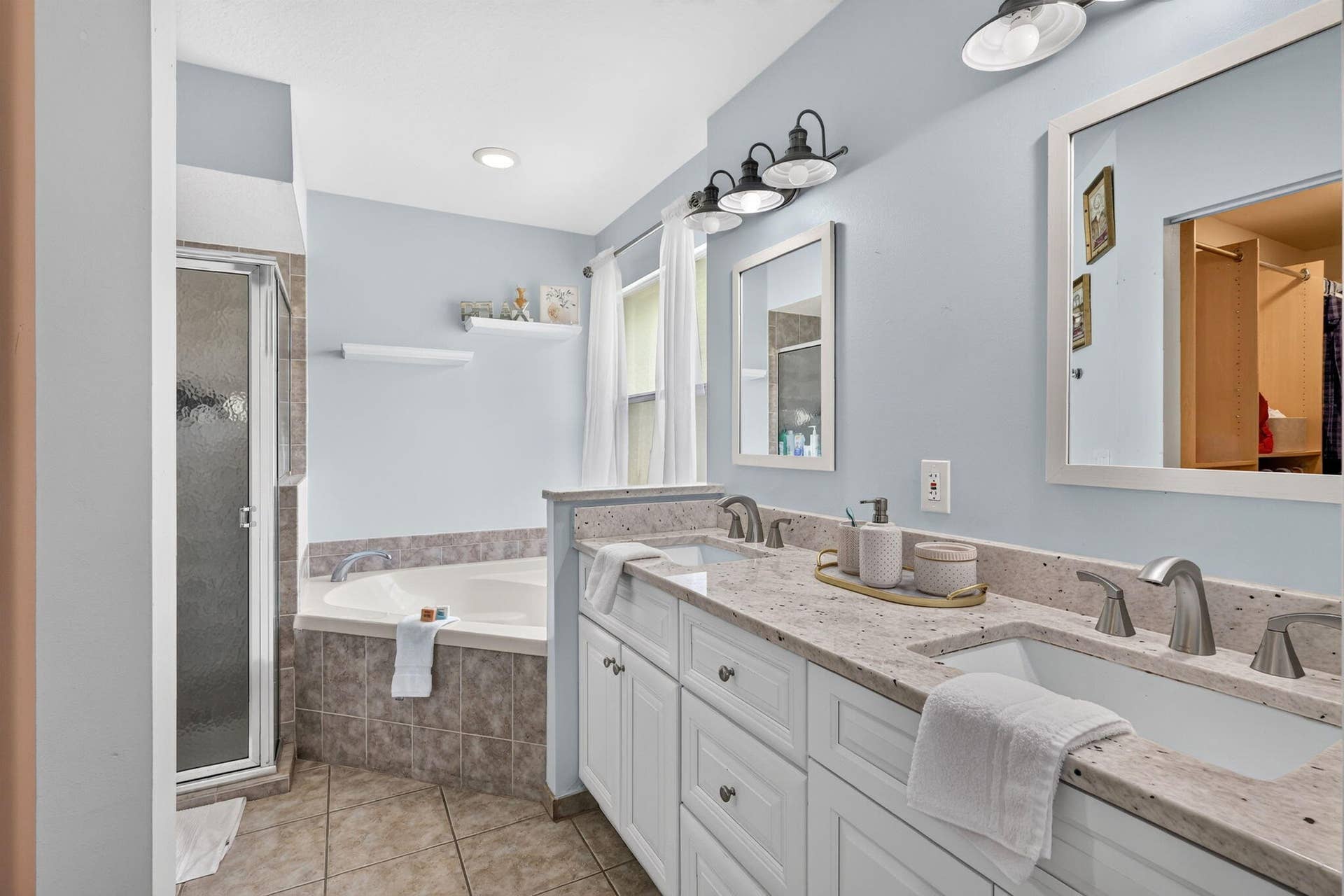 442 SW TULIP Boulevard, Port St Lucie, FL 34953 26-web-or-mls-5P1A4377