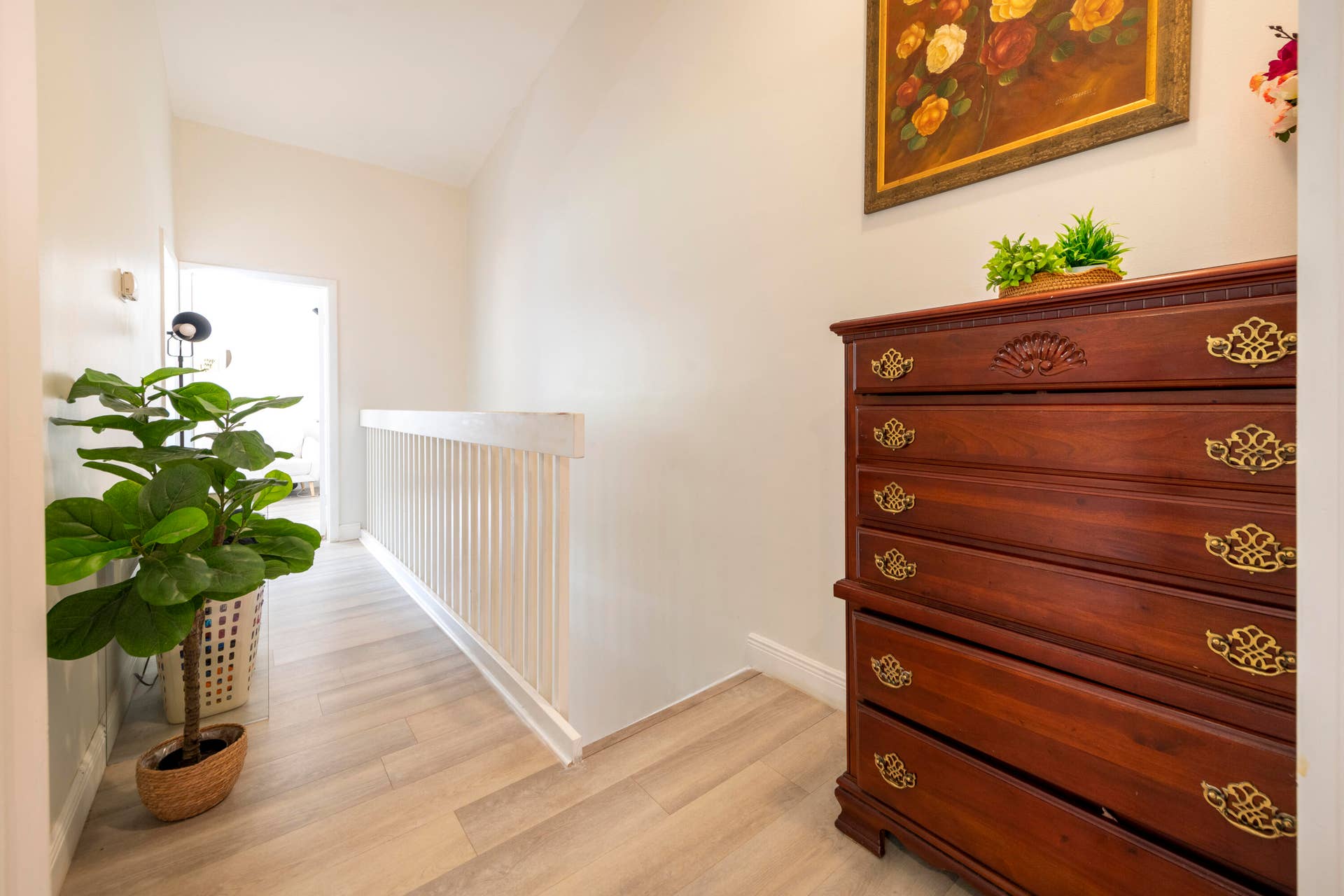 4421 SW 70TH Terrace, Davie, FL 33314 upstairs hall way