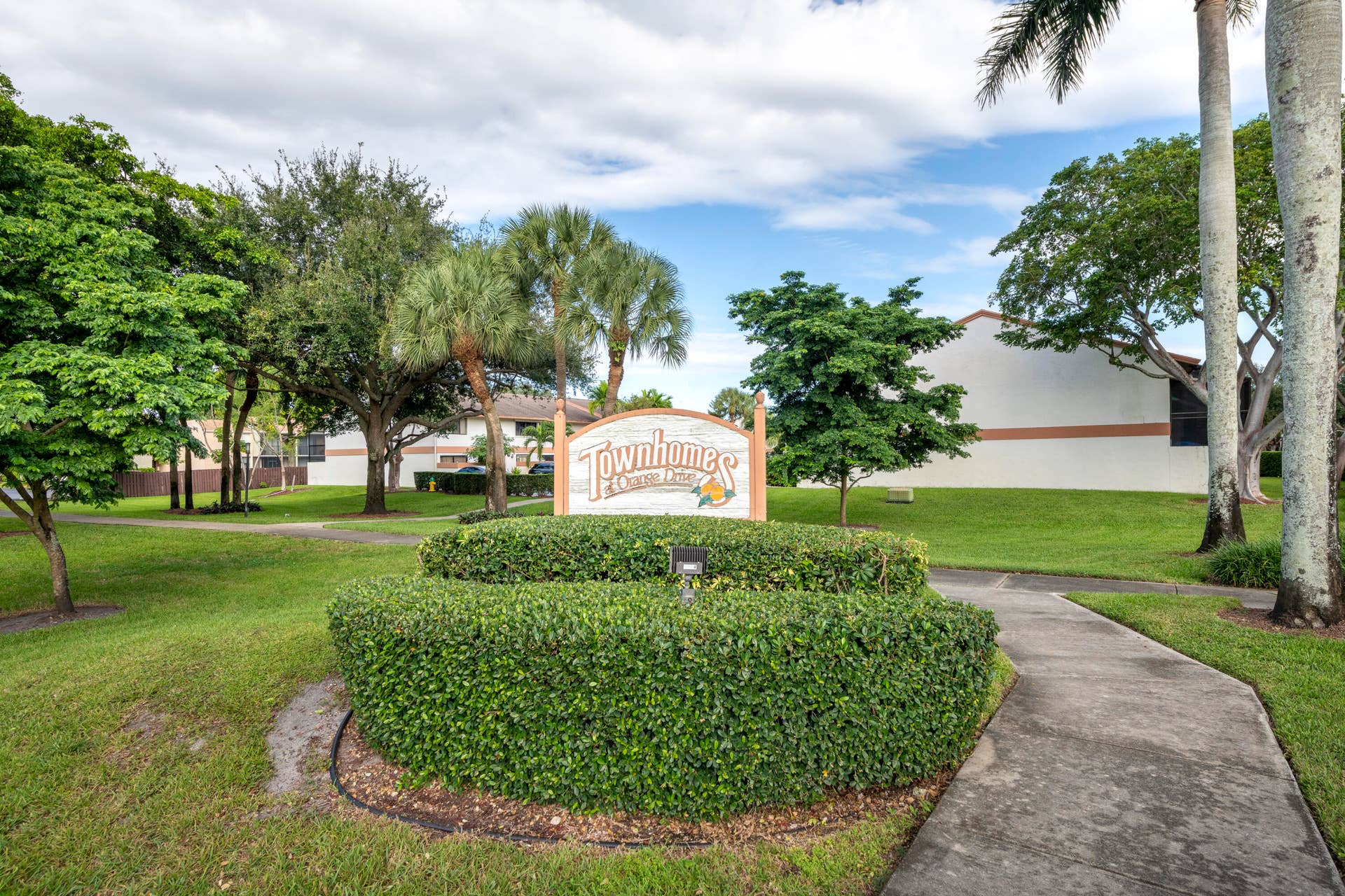 4421 SW 70TH Terrace, Davie, FL 33314 community sign
