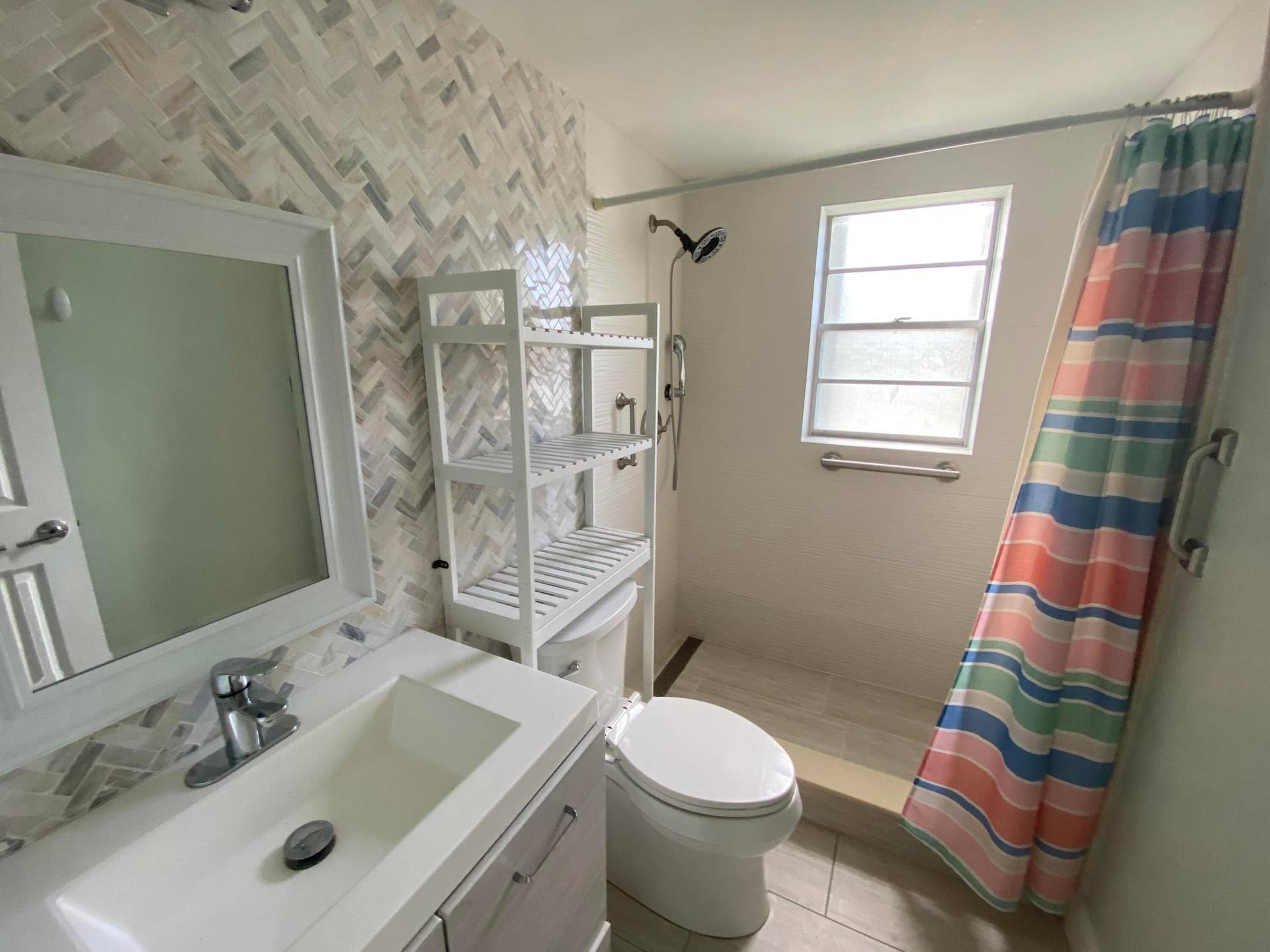 Hall Full Bath 1