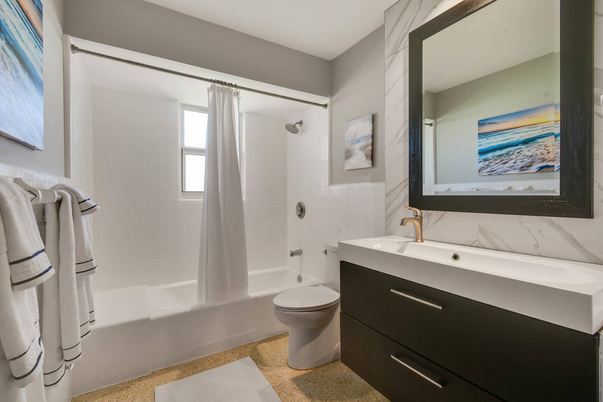 5960 SE NORMANDY Avenue, Stuart, FL 34997 Primary bathroom