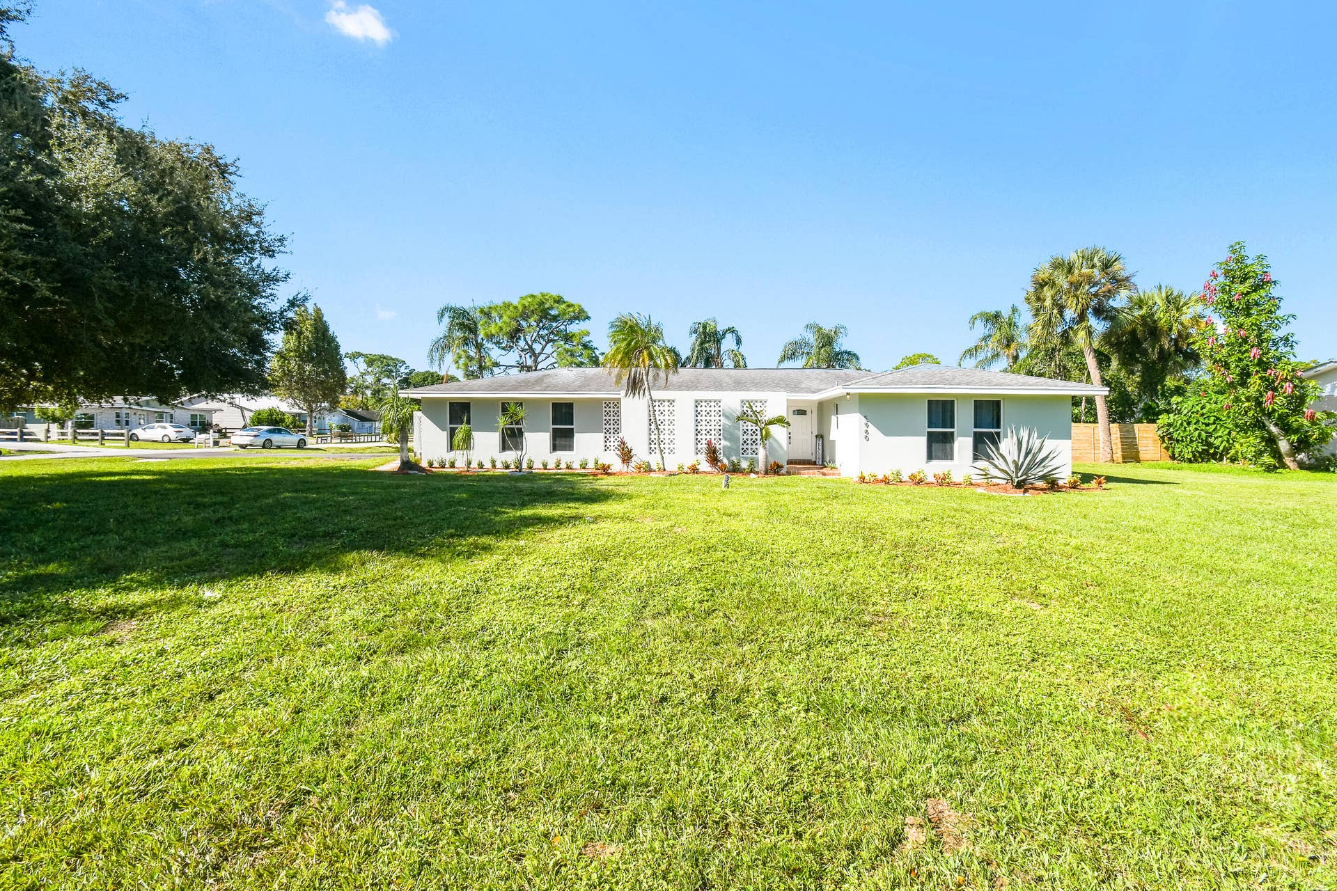 5960 SE NORMANDY Avenue, Stuart, FL 34997 Hughe lot front exterior