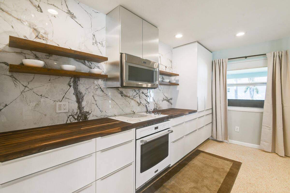 5960 SE NORMANDY Avenue, Stuart, FL 34997 Kitchen