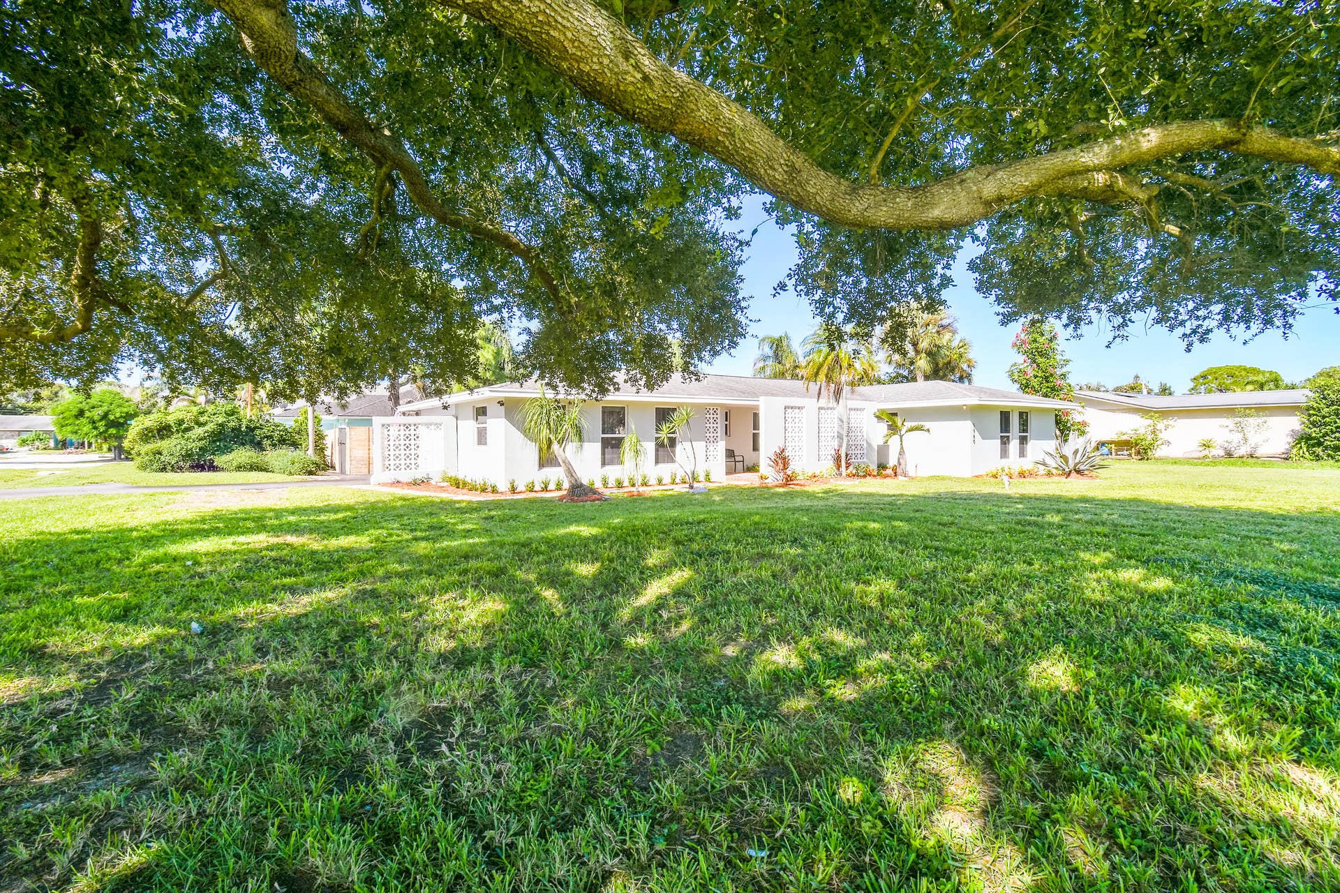 5960 SE NORMANDY Avenue, Stuart, FL 34997 Huge lot