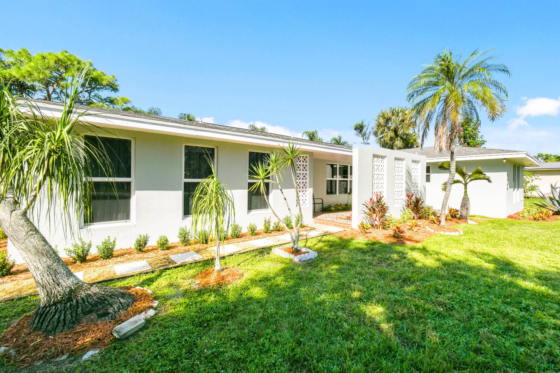 5960 SE NORMANDY Avenue, Stuart, FL 34997 Front exterior