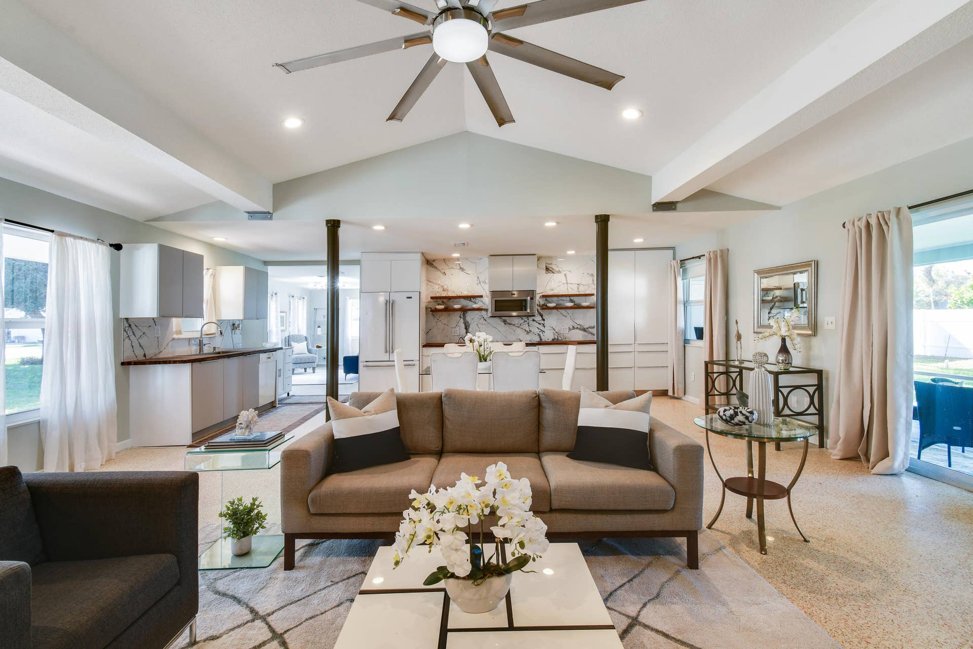 5960 SE NORMANDY Avenue, Stuart, FL 34997 Living room