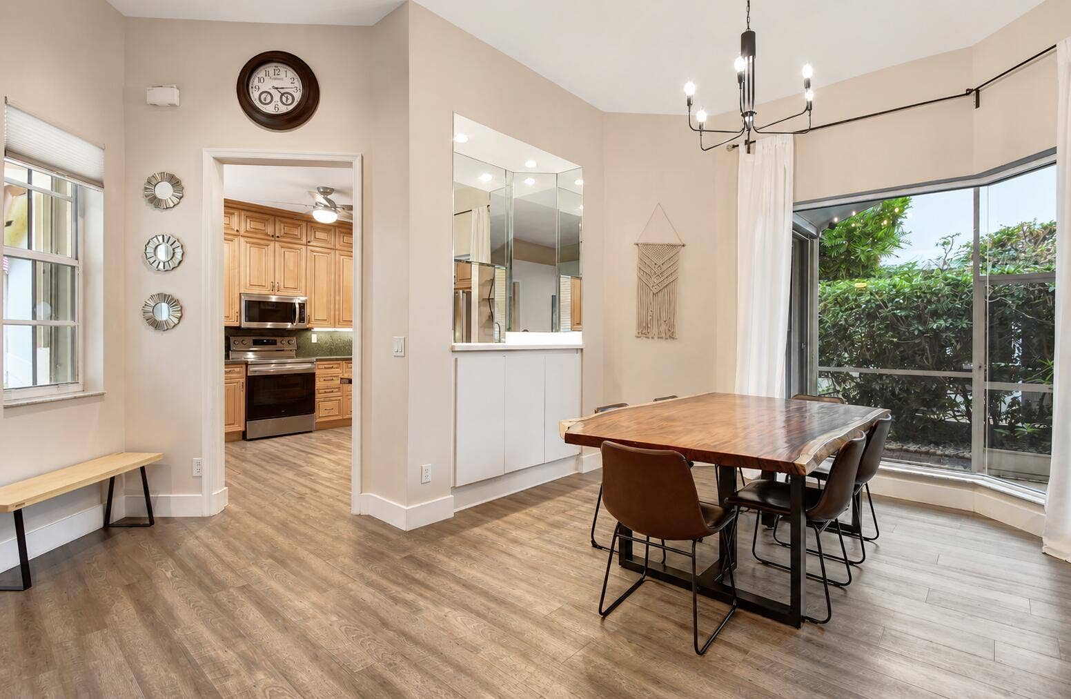 23437 Water Circle, Boca Raton, FL 33486 Dining