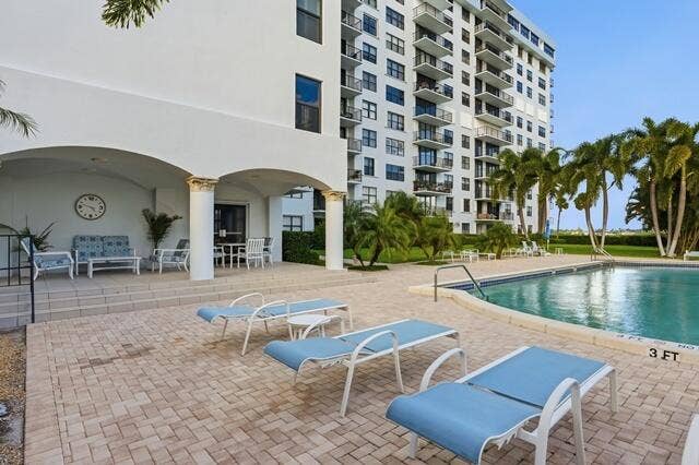 3800 Washington Road, #1208, West Palm Beach, FL 33405 Pool
