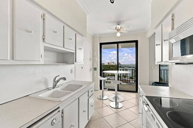 3800 Washington Road, #1208, West Palm Beach, FL 33405 Kitchen