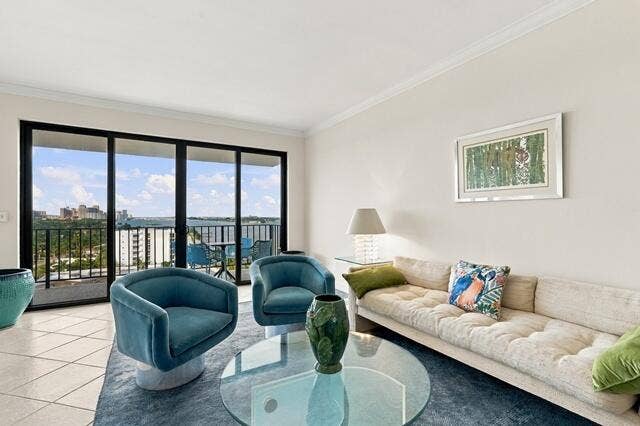 3800 Washington Road, #1208, West Palm Beach, FL 33405 Living Room