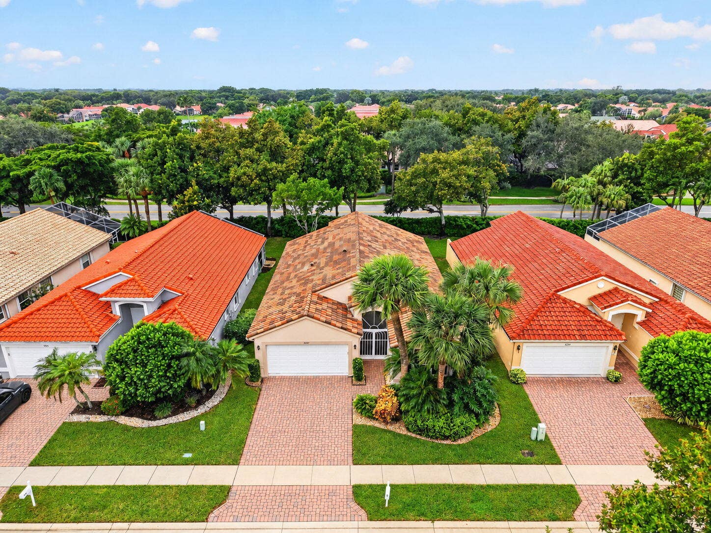 5257 GLENVILLE Drive, Boynton Beach, FL 33437 41-web-or-mls-DJI_20261022103657_0213_D_