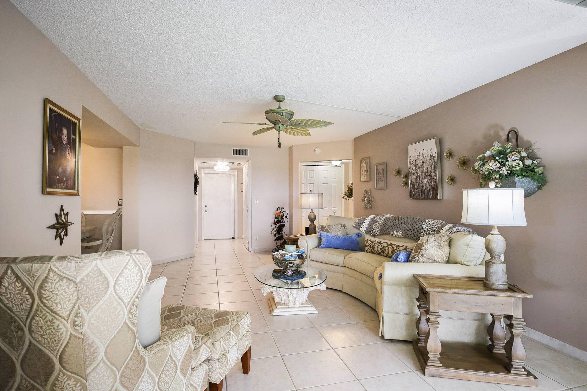 3593 Birdie Drive, #502, Lake Worth, FL 33467 LIVING
