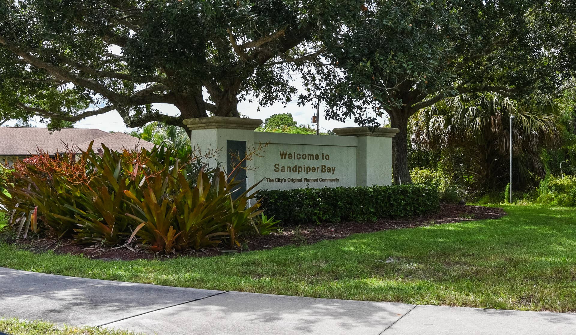 3098 SE BUR Street, Port St Lucie, FL 34952 Enjoy the convenience of Sandpiper Bay living! Shopping, restaurants, gas stations, and the beautiful Port St. Lucie Botanical Gardens are accessible by golf cart, offering a wonderful blend of convenience, recreation, and Florida charm!