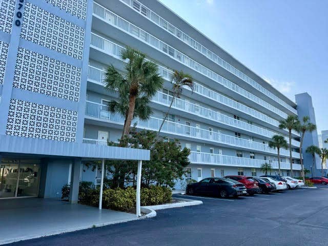 5700 NW 2nd Avenue N, #608, Boca Raton, Boca Raton, FL 33487 7 Story Elevator Building
