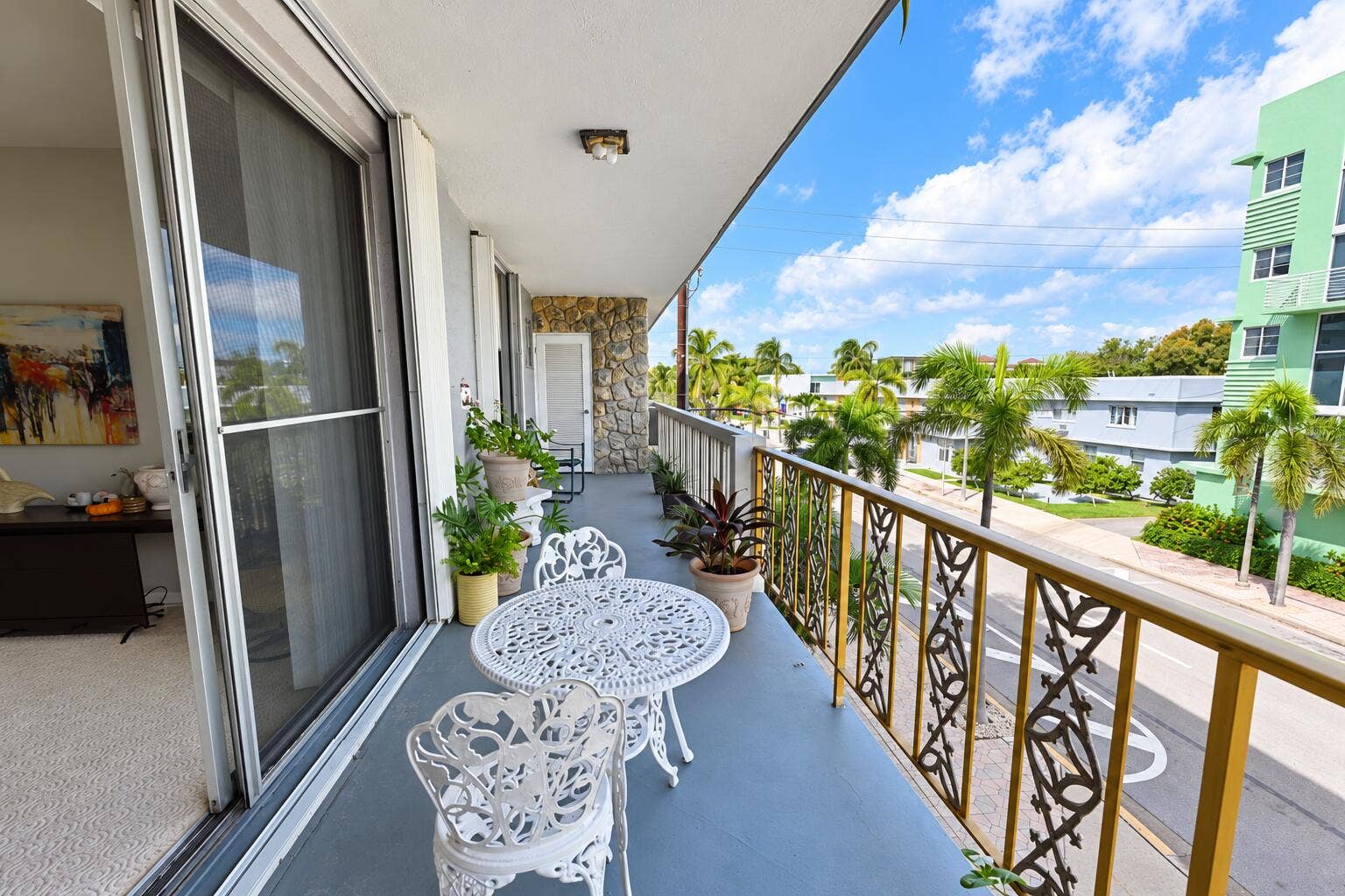 C5 Balcony
