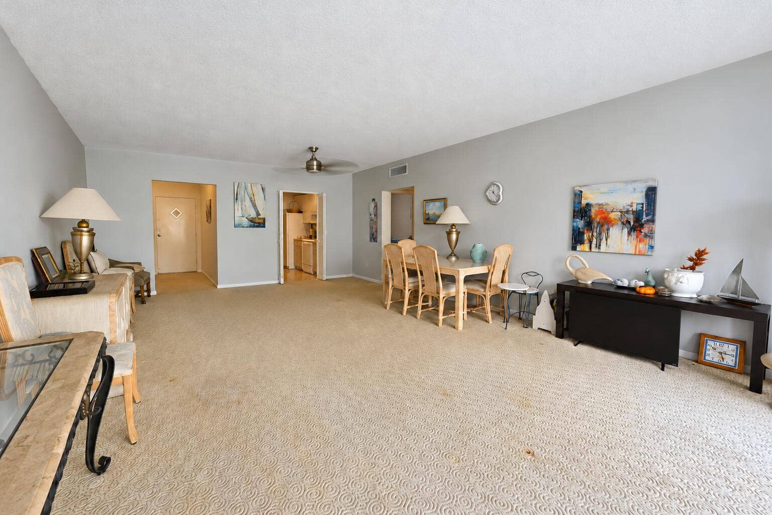 C5 living area