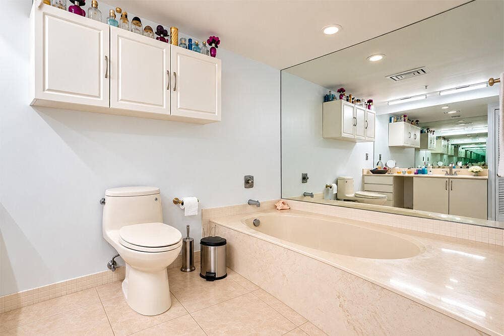 2480 PRESIDENTIAL Way, #802, West Palm Beach, FL 33401 Primary Bathroom