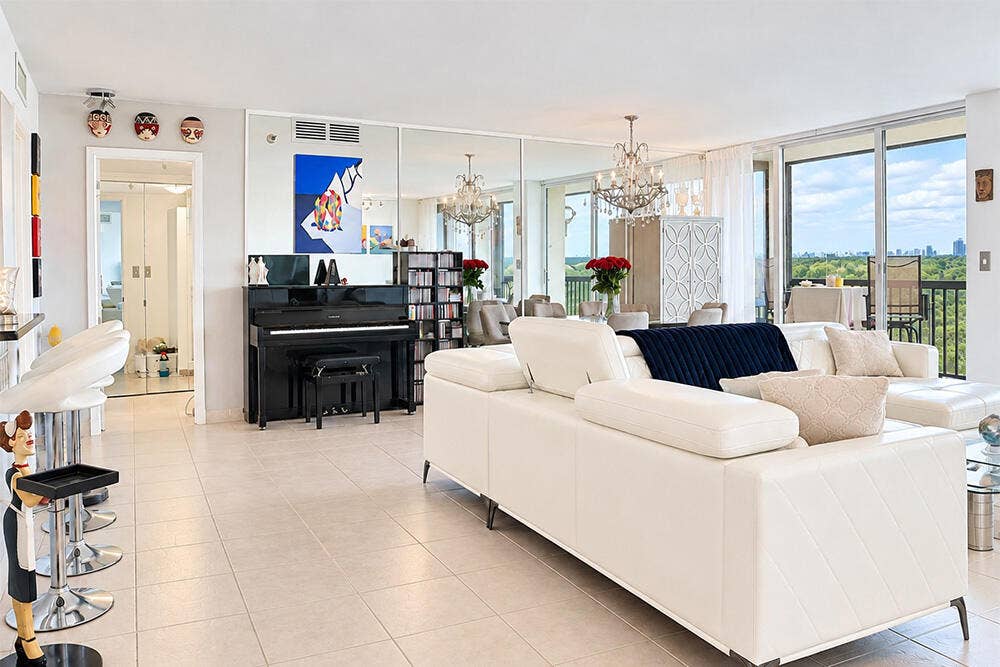 2480 PRESIDENTIAL Way, #802, West Palm Beach, FL 33401 Living Room