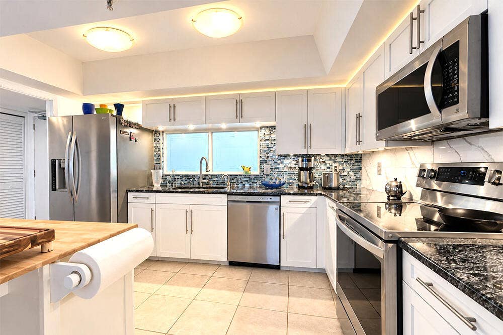 2480 PRESIDENTIAL Way, #802, West Palm Beach, FL 33401 Kitchen