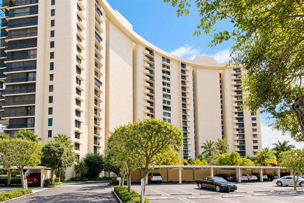 2480 PRESIDENTIAL Way, #802, West Palm Beach, FL 33401 The Envoy
