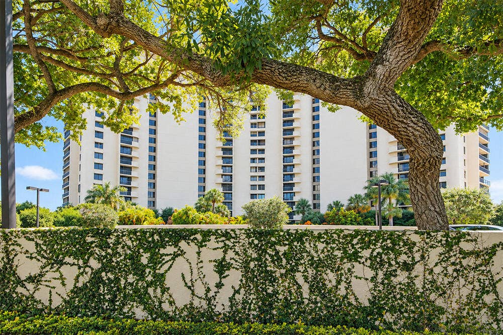 2480 PRESIDENTIAL Way, #802, West Palm Beach, FL 33401 The Envoy