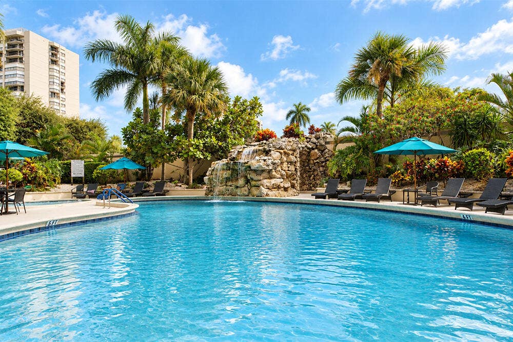 2480 PRESIDENTIAL Way, #802, West Palm Beach, FL 33401 Heated Pool