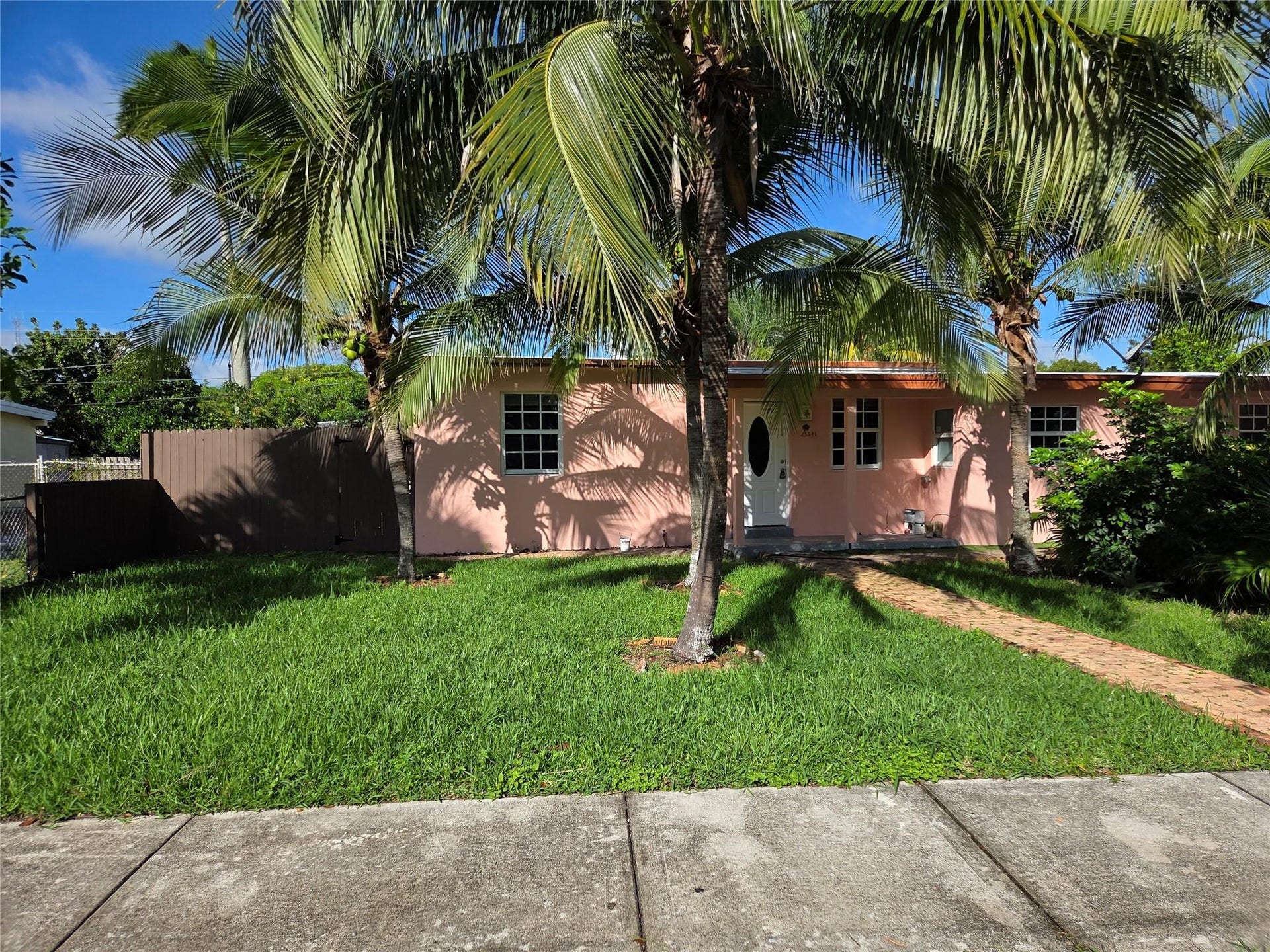 5241 NE 15TH Terrace, Pompano Beach, FL 33064 Photo 2
