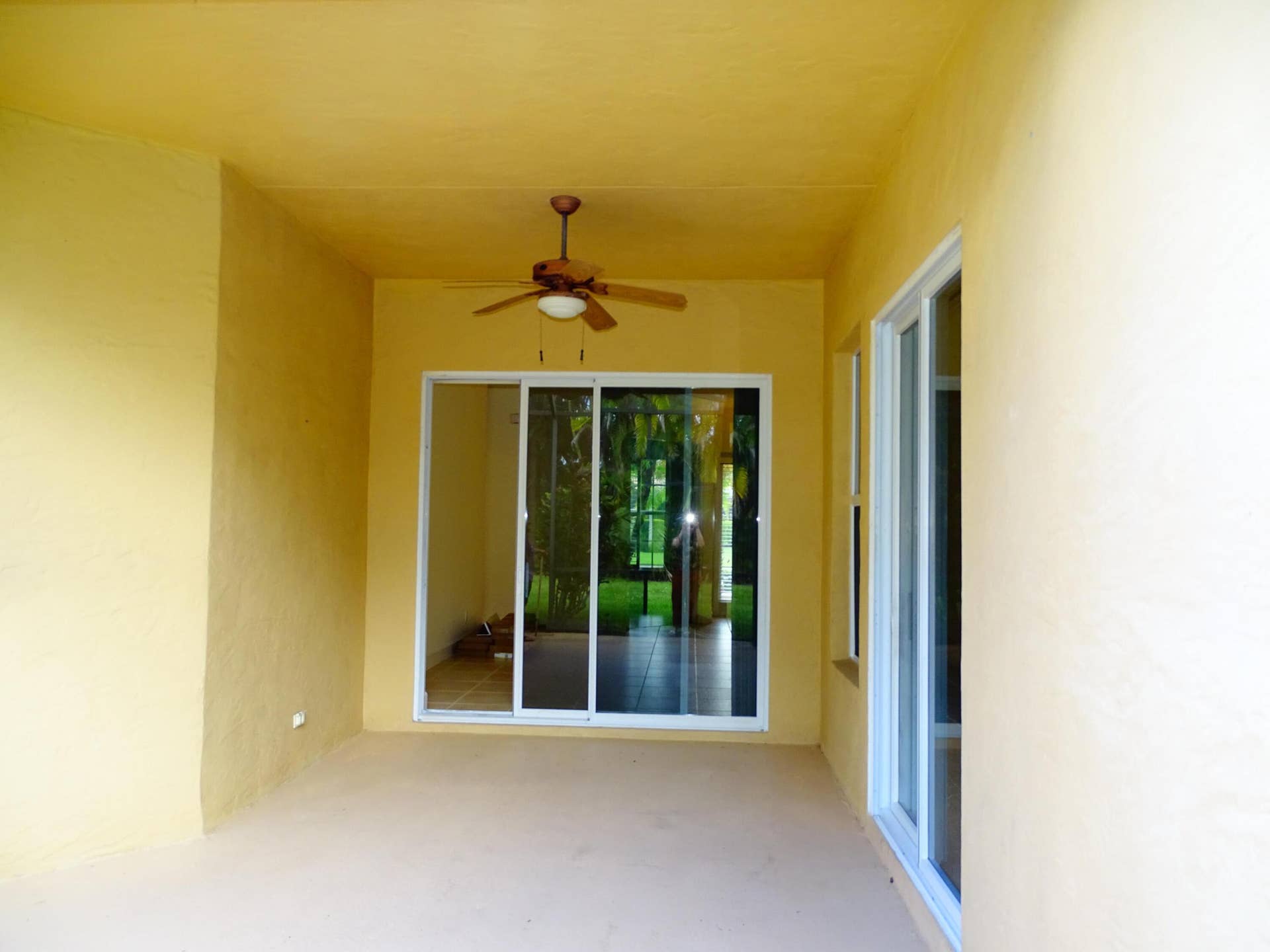 854 SW SAINT TROPEZ Court, Port St Lucie, FL 34986 2026-12-02 20.04.04