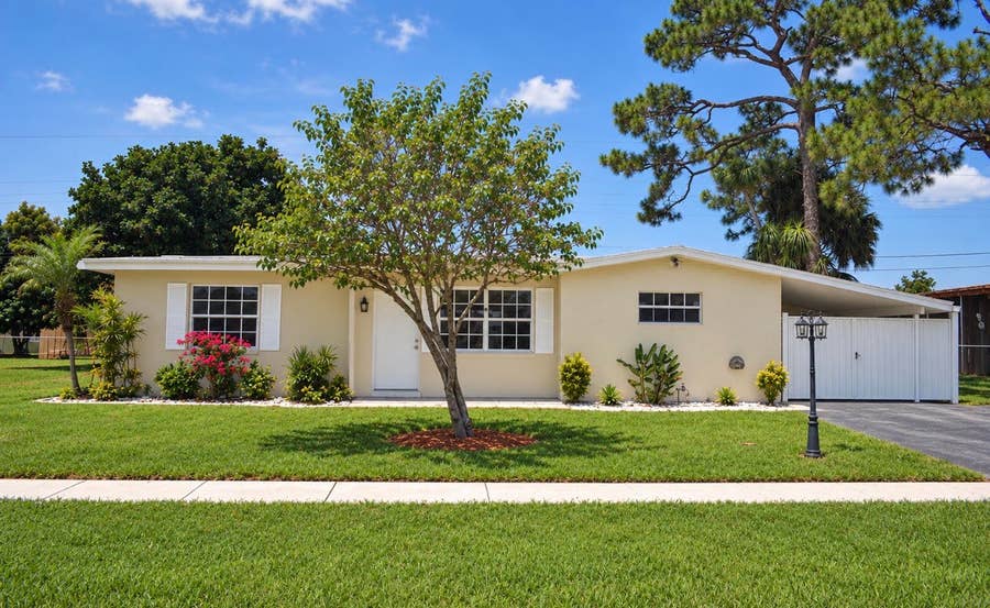Property photo for 1903 E CHATHAM Road, West Palm Beach, FL